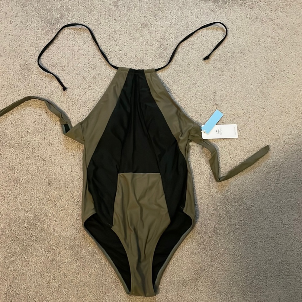 CUPSHE one piece bathing suit never worn